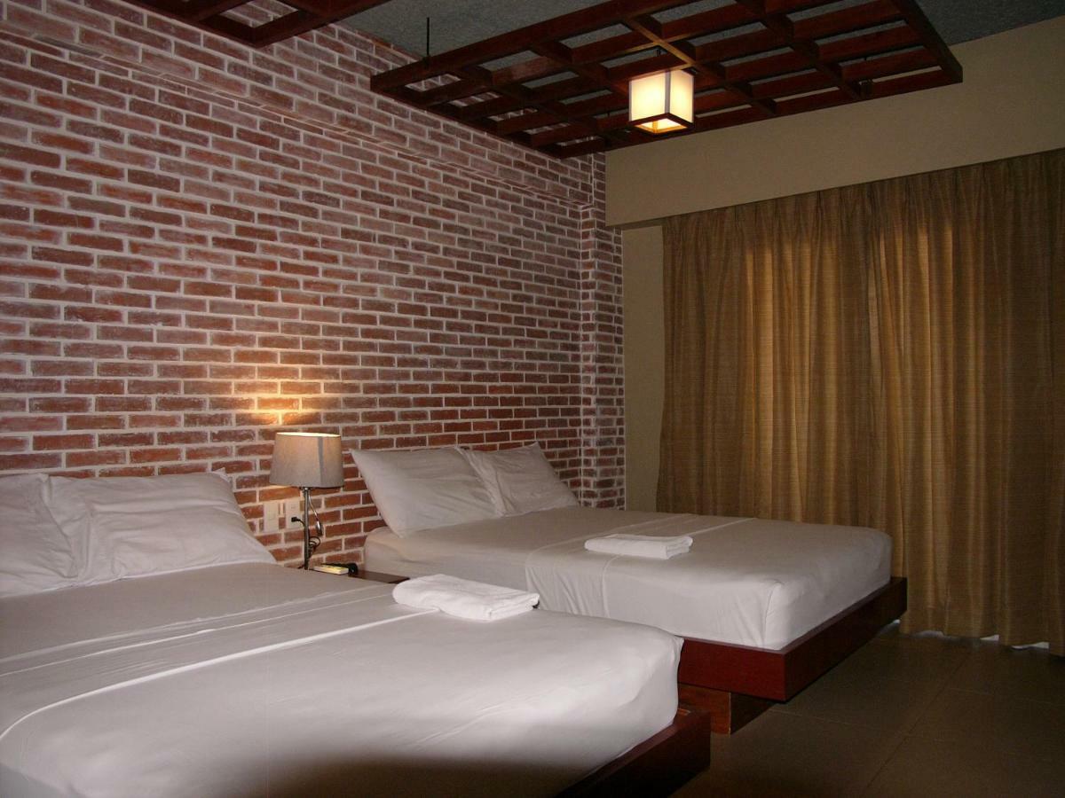 Lsm Square Residences Balabag  Luaran gambar